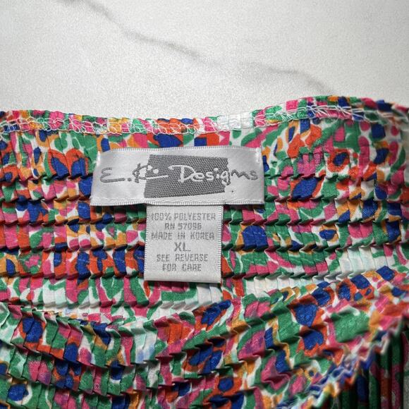 EK Designs Sleeveless Blouse Top Pleated Crepe Stretch Colorful Womens Size XL - Picture 2 of 8